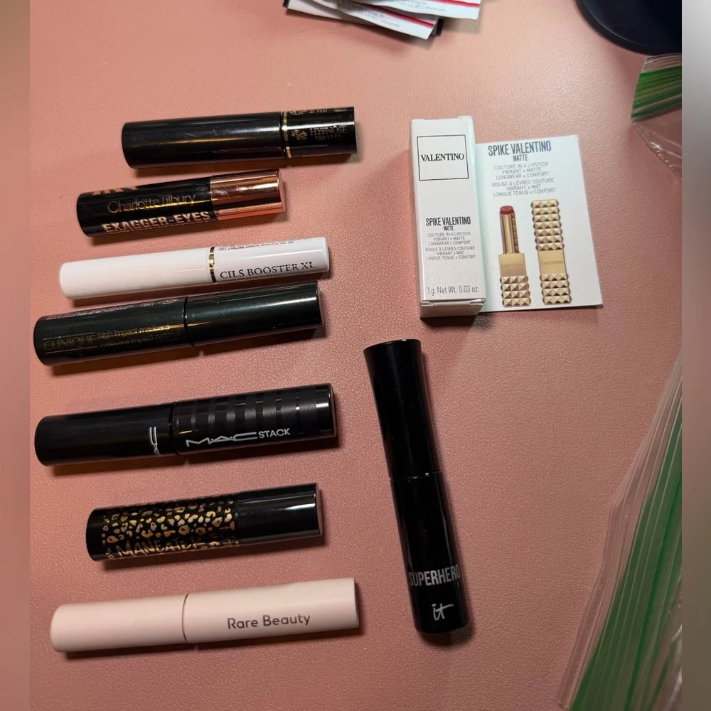 Deluxe/High End Brands: 114 Item Beauty/Skin/Hair Sample Assortment - Picture 8 of 13